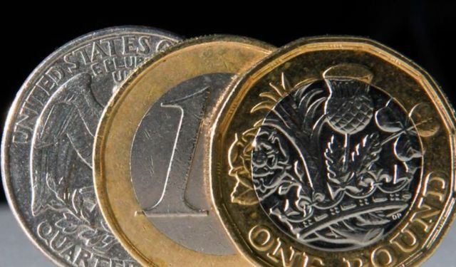 Sterlin 58.20 TL, dolar 43.20 TL, euro 50.50 TL’den işlem görüyor