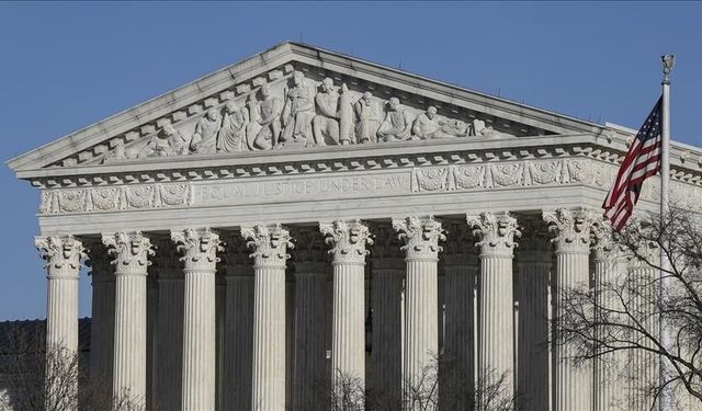 ABD Yüksek Mahkemesi Trump'ın "acil durum" tarifelerini yasaya aykırı buldu