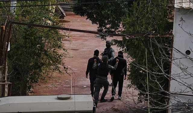 İsrail ordusu, Batı Şeria'daki mülteci kampına düzenlediği baskını 2 gündür sürdürüyor