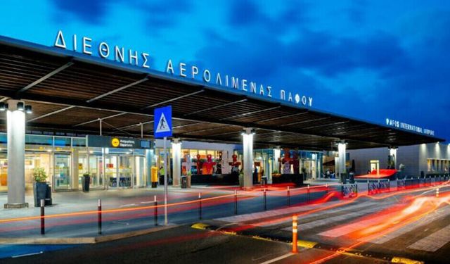 Bölgesel gerilim nedeniyle Kıbrıs'ın güneyinde 60 uçuş iptal edildi