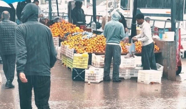Lefkoşa Belediye Pazarını su bastı