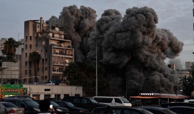 İsrail ordusu, son 24 saatte Lübnan'ın güneyinde 200 noktaya saldırı düzenledi