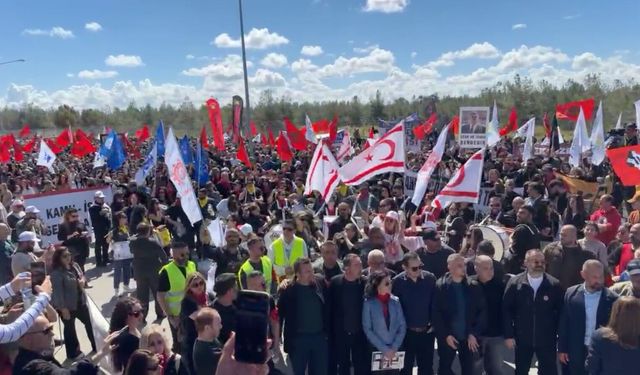 Meclis Önünde Tansiyon Dinmiyor: Süre Doldu, Hükümet Sessiz!