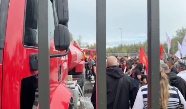 Meclis önünde olağanüstü güvenlik önlemleri: Sendikalar ve halk toplandı