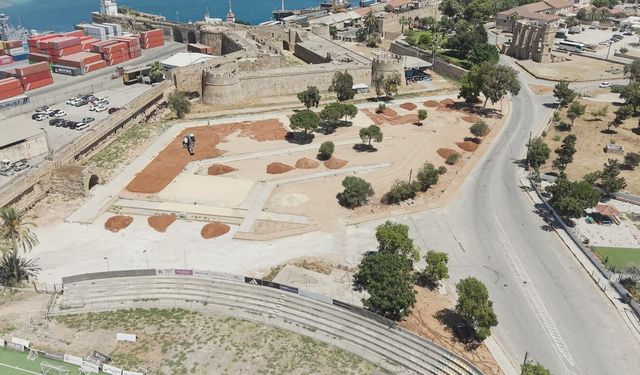 Gazimağusa Belediyesi, Othello Kalesi yanındaki parkın ikinci etap çalışmalarını sürdürüyor