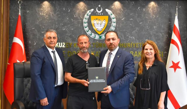 Bakan Çavuş, Balıkçı barınaklarının işletilmesine ilişkin protokole imza attı