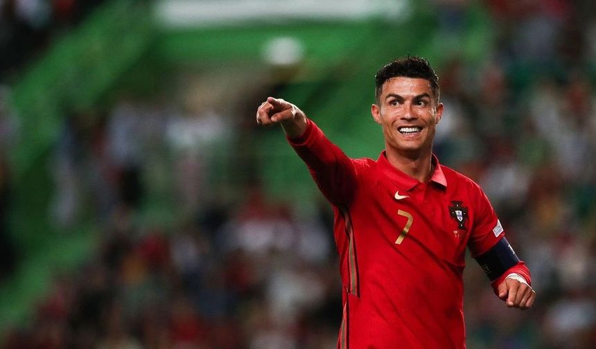 Cristiano Ronaldo, futbol tarihinde 900 gol atan ilk futbolcu oldu