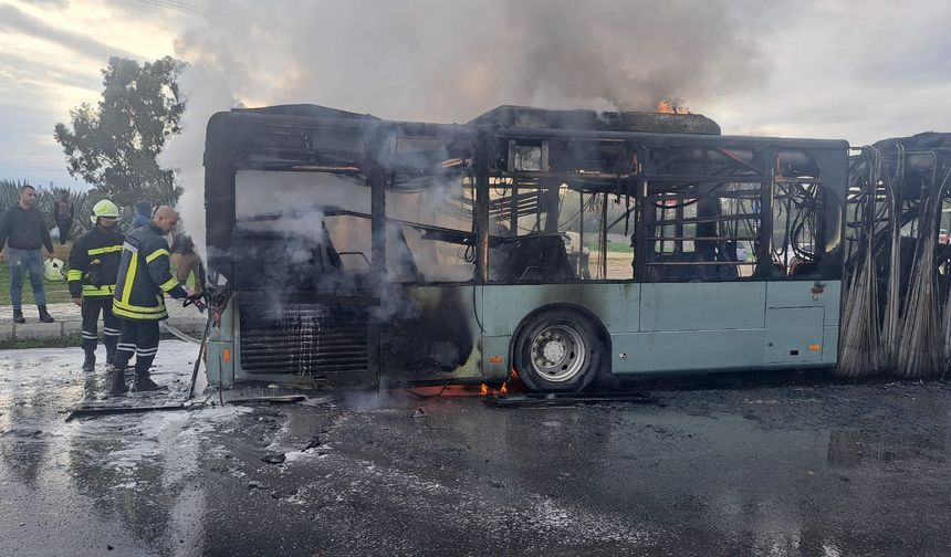 Seyir halindeki otobüste yangın çıktı