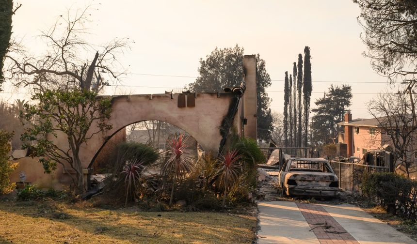 Los Angeles yanıyor: Ölü sayısı 11’e çıktı