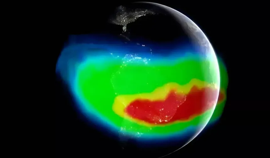 NASA: 'Dünya'nın manyetik alanındaki dev zayıf nokta büyüyor'