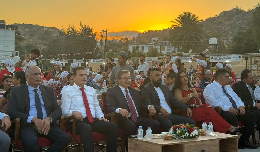 Çınarlı’da kültür ve sanat buluştu