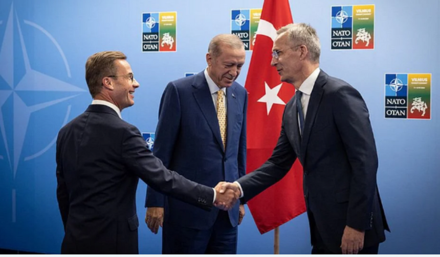 İsveçli diplomat, NATO görüşmesinin notlarını tuvalette unuttu