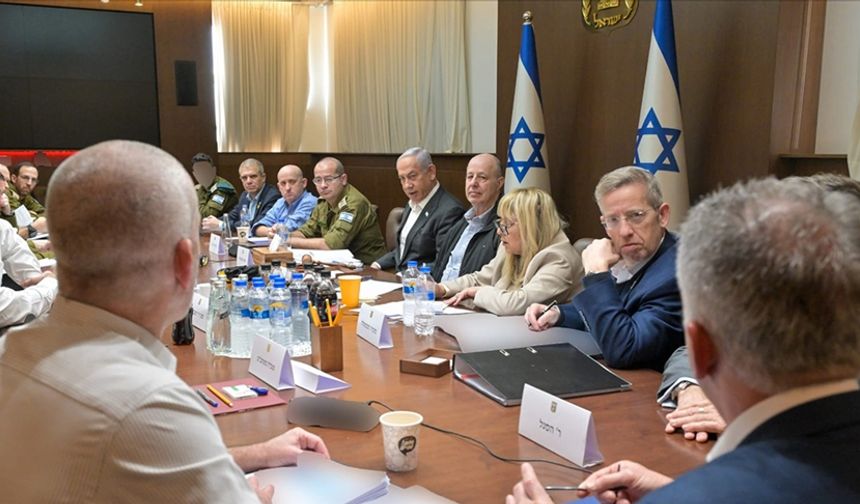 Netanyahu, kabineyi topluyor