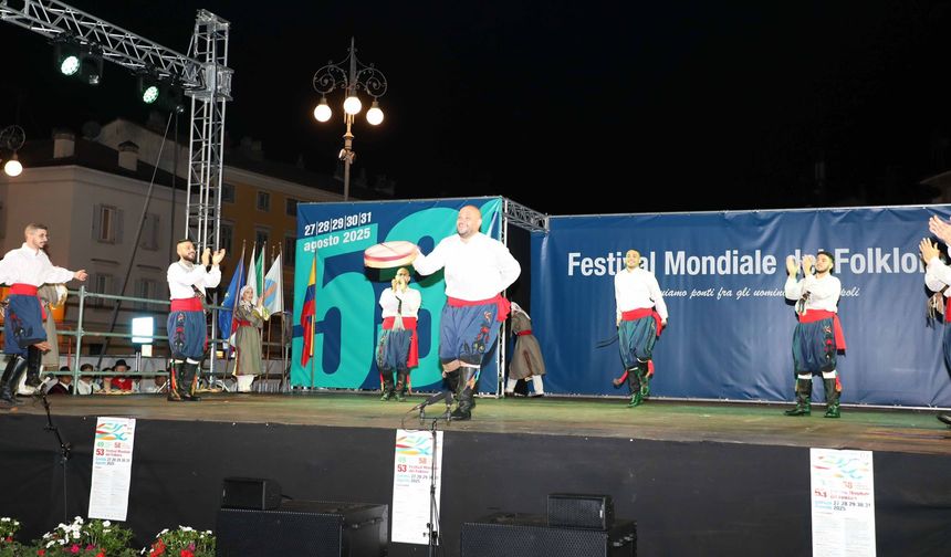 Değirmenlik-Akıncılar Belediyesi Büyükler Folklor Grubu İtalya’da ödül kazandı