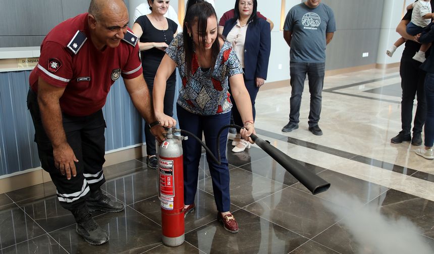 Cumhuriyet Meclisi personeline yangın söndürme ve ilk müdahale eğitimi verildi