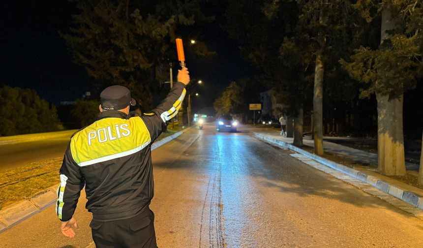 Trafik denetimlerinde 24 alkollü sürücü rapor edildi