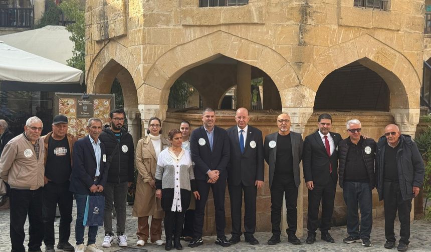 Dinçyürek, sağlığına kavuşan Parkinson hastaları ve sağlık ekibiyle bir araya geldi