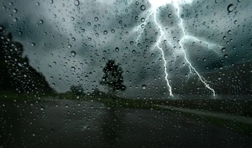 Rum Meteoroloji Dairesi’nden fırtına ve dolu uyarısı: Saat 20.00'ye kadar etkili olacak