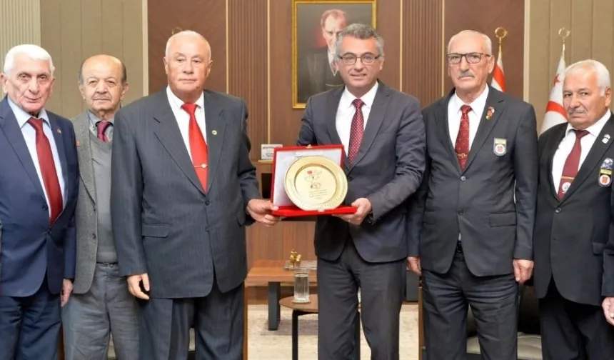 Cumhurbaşkanı Tufan Erhürman, Barış Kuvvetleri Gaziler Derneği heyetini kabul etti