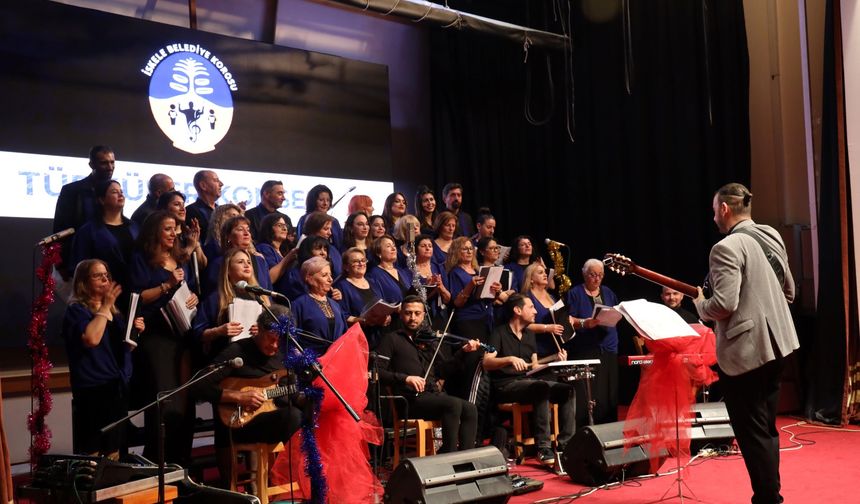 İskele Belediye Korosu, 11. yaşını türküler konseri ile kutladı