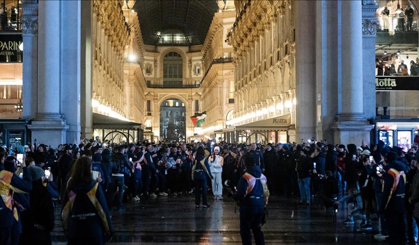 İtalya'da Milano-Cortina Kış Olimpiyatları öncesinde "ICE"ın varlığı protesto edildi