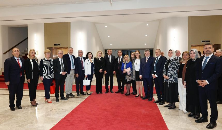 Cumhurbaşkanı Erhürman, Türk Dünyası Arabulucular Birliği ve Kıbrıs Türk Barolar Birliği'ni kabul etti