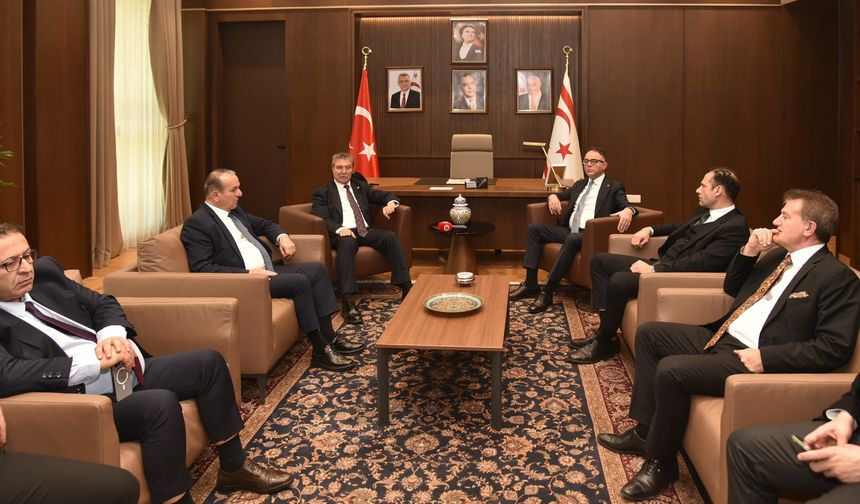 Başbakan Üstel, Özerdağ ve yetkililer yargı reformunu görüştü