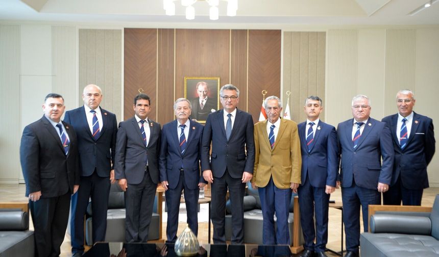 Cumhurbaşkanı Tufan Erhürman, Kıbrıs Türk Emekli Subaylar Derneği Başkanı ve beraberindeki heyeti kabul etti