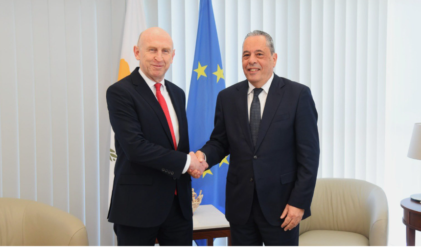 İngiltere Savunma Bakanı John Healey Güney Kıbrıs’ta