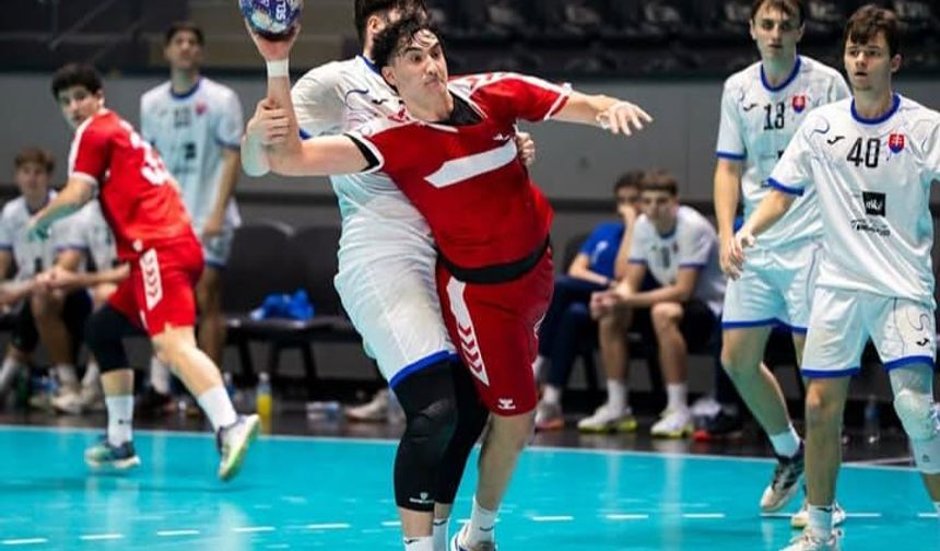 Atahan Akçam Türkiye U18 Hentbol Milli Takımı’na çağrıldı