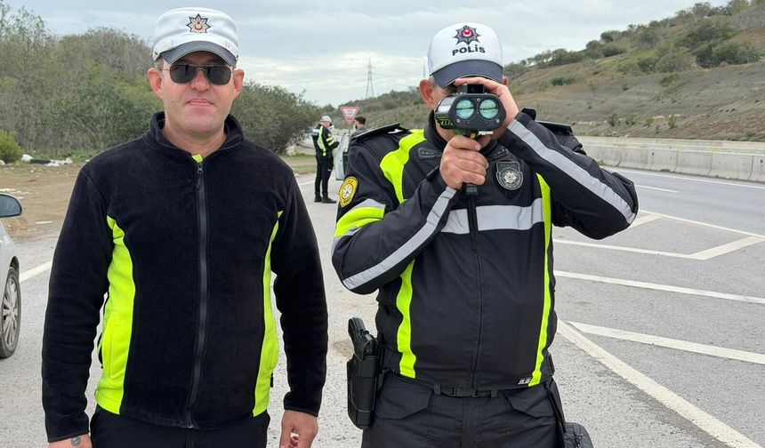 Üç ilçede eş zamanlı denetim: 505 araç sürücüsü rapor, 39 araç trafikten men edildi, 42 kişi tutuklandı