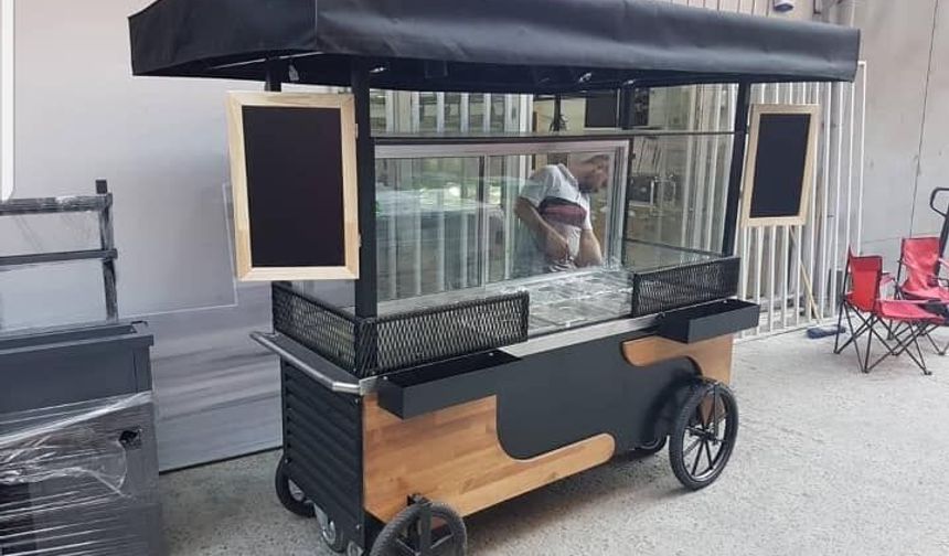 Gazimağusa Belediyesi seyyar tezgâhlarda lokma üretimi ve satışı yapan esnafı denetledi