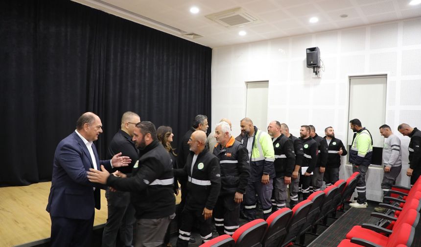 Karavezirler, belediye personelinin bayramını kutladı