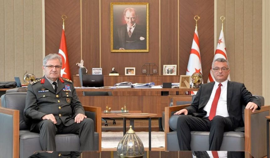 Cumhurbaşkanı Tufan Erhürman, Kara Kuvvetleri Komutanı Orgeneral Metin Tokel'i kabul etti