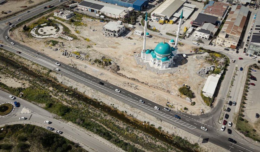 Gazimağusa Belediyesi, Büyük Sanayi Bölgesi girişindeki trafik düzenlemesini tamamladı