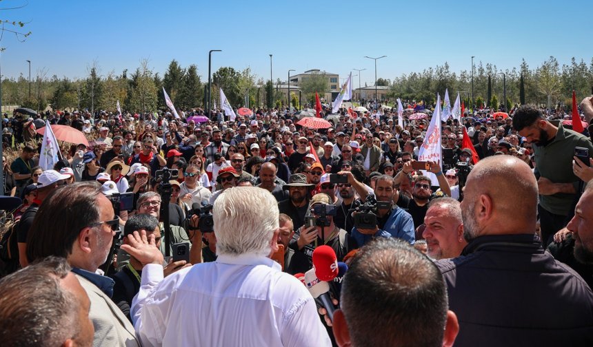 Sendikalar grevi askıya aldı: Gözler Meclis’te