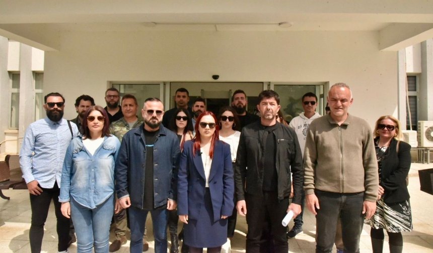 KTOEÖS, Lefkoşa Polis Müdürlüğü önünde basın açıklaması yaptı