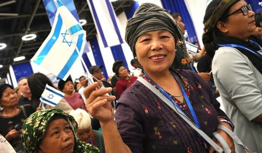 Hindistan'dan 240 Bney Menaşe Yahudisi İsrail'e getirildi