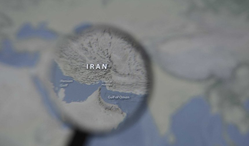 ABD destroyeri İran’dan çıkan iki petrol tankerini durdurdu