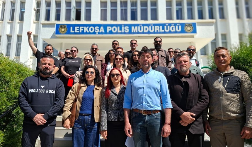 KTOEÖS Lefkoşa Polis Müdürlüğü önünde basın açıklaması yaptı