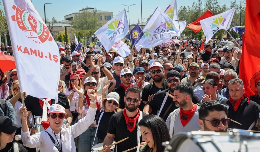 Sendikalardan açıklama…”Hükümet halkın mesajını almadı, pazartesi genel grevde ve Meclis önündeyiz”