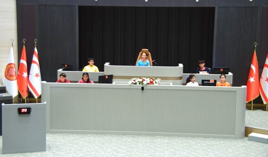 50 öğrenci Meclis'te