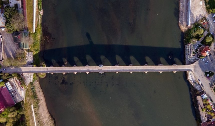 Yunanistan'ın Türkiye sınırında yasa dışı ağ: "Maskeli göçmenler" ödül karşılığında göçmenleri "geri itiyor"