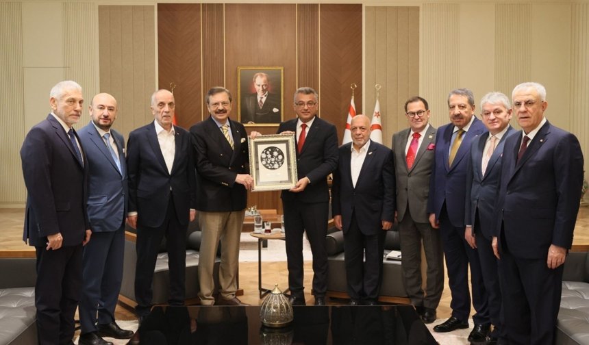 Cumhurbaşkanı Tufan Erhürman, Rifat Hisarcıklıoğlu ve beraberindeki heyeti kabul etti