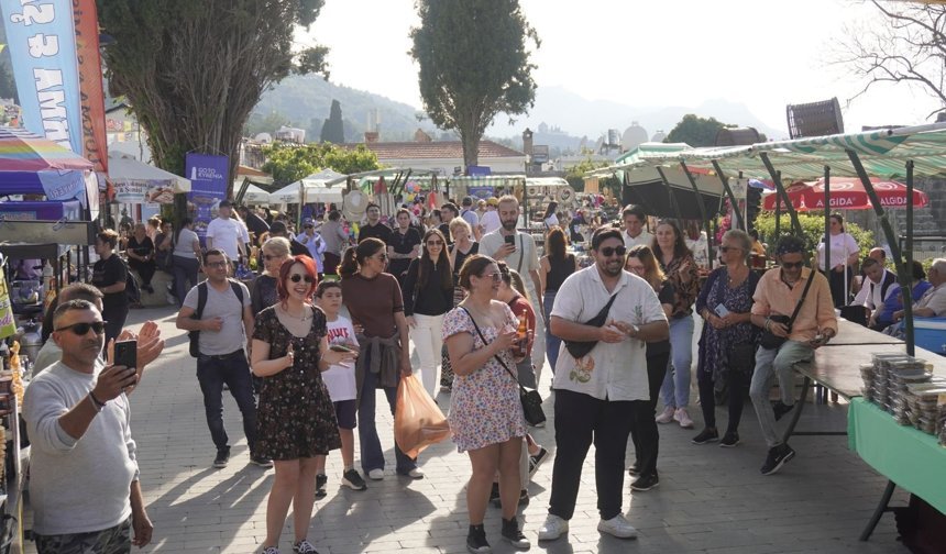 Kıbrıs İpek Koza Festivali’nde ilk gün tamamlandı