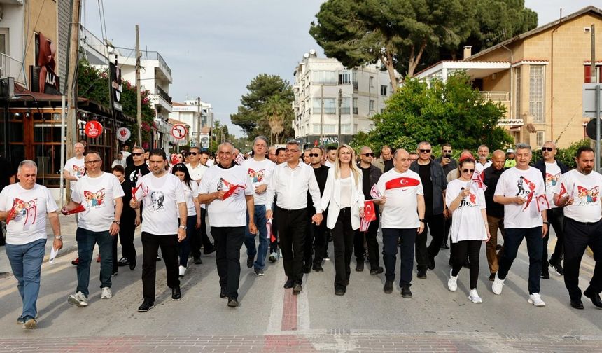 Cumhurbaşkanı Tufan Erhürman ve eşi Nilden Bektaş Erhürman, “107. Yıl Korteji’ne” katıldı