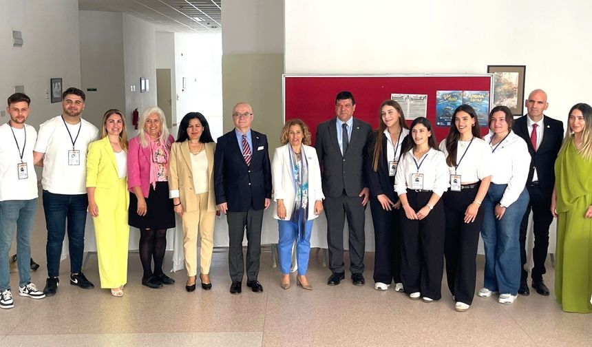 DAÜ’de Hemşirelik Haftası kutlandı