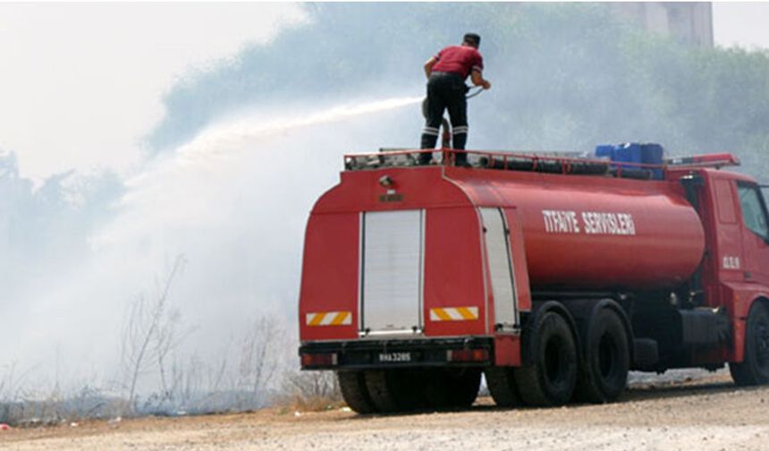 Vadili'de 15 dönüm arpa yandı