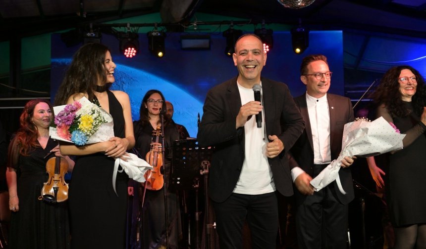 Eylül Ergül ve Lefkoşa Belediye Orkestrası'ndan unutulmaz caz gecesi