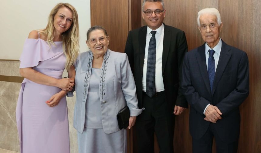 Cumhurbaşkanı Erhürman ve eşi, 3. Cumhurbaşkanı Eroğlu ve eşiyle görüştü